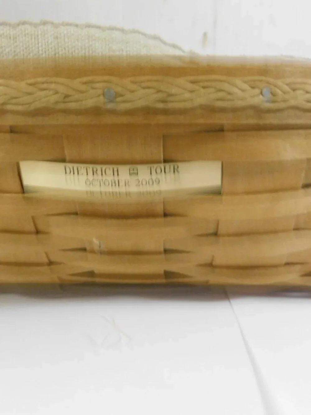 2009 Longaberger Fancy Round Pie Baker Basket Protector & Pottery Pie Baker USA
